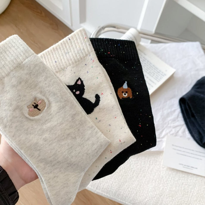Wholesale Thin breathable mid tube socks with fashionable and simple polka dot yarn and embroidered small dog socks