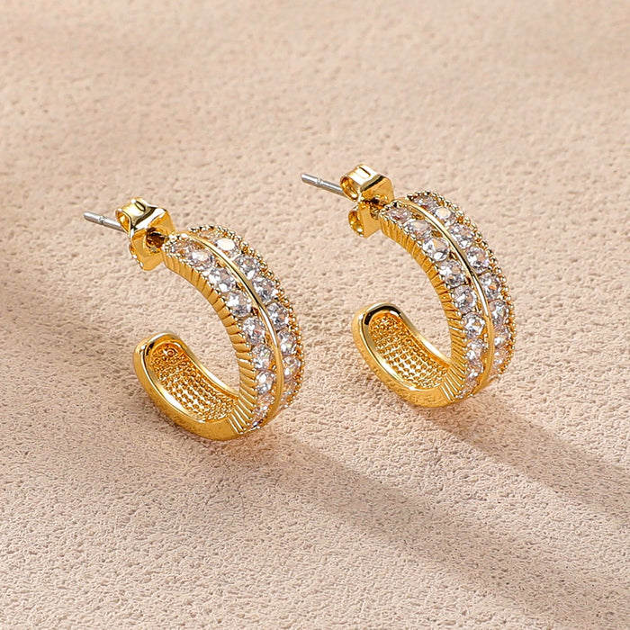 Wholesale Fashionable and simple C-shaped earrings, versatile and high-end earrings, new wholesale, light luxury copper inlaid with zircon