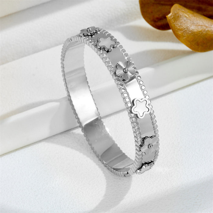 Wholesale Titanium steel five-leaf clover gold-plated bracelet