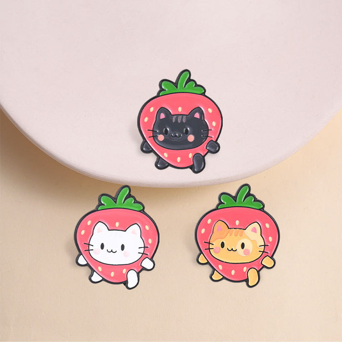 Wholesale Zinc Alloy Enamel Brooch Pin Three Color Cute Strawberry Cat Design For Backpack School Bag Stylish Jewelry Accessory