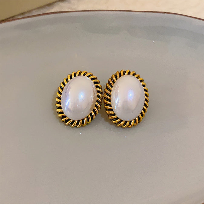 Wholesale Silver needle zircon round artificial pearl earrings high-end luxury retro earrings unique French design earrings