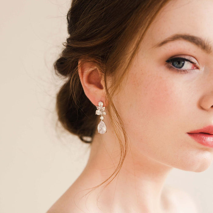 Wholesale Exquisite and Creative Water Droplet Petal Earrings with Women's Micro inlaid Zircon, Fashionable and Versatile Bridal Earrings