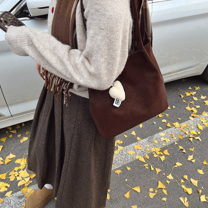 Wholesale Retro suede tote bag, fashionable large capacity armpit bag, casual commuting shoulder bag