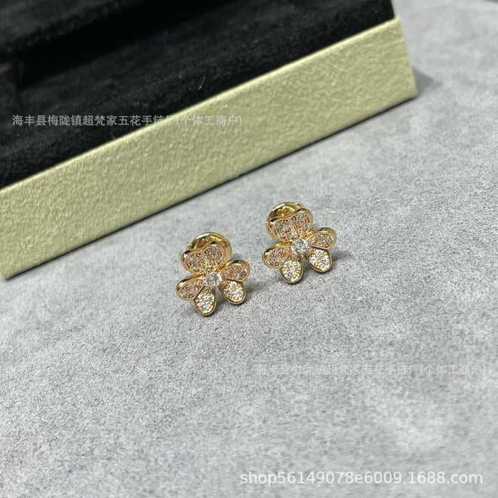 Wholesale Gold Plated Clover Necklace Women' s Fashion Jewelry