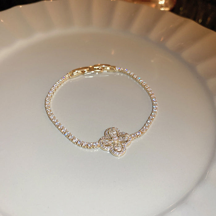 Wholesale lucky four-leaf grass bracelet temperament jewelry design jewelry women