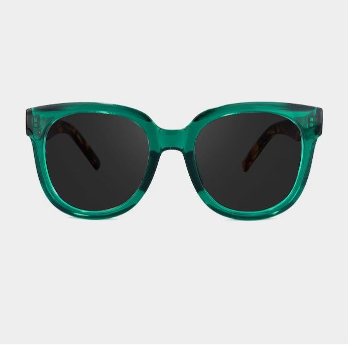 Wholesale New candy colored fashionable women's sunglasses with UV protection