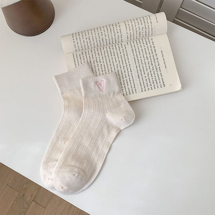Wholesale New mesh breathable heart-shaped embroidered simple socks versatile short tube women's socks