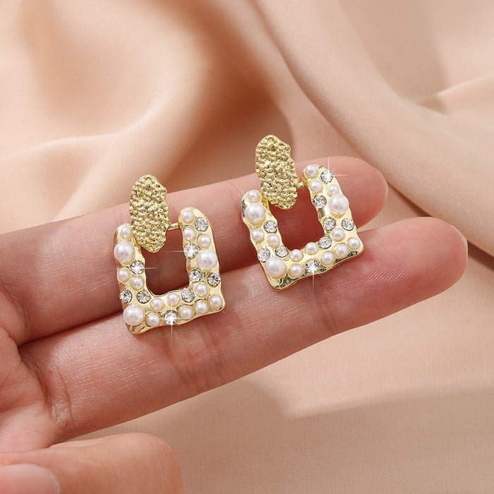 Wholesale Vintage irregular pearl geometric earrings with a light luxury and high-end feel, versatile and fashionable earrings