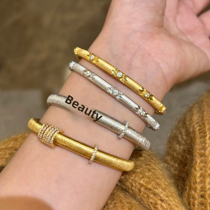 Wholesale Weaving pattern carved gold bracelet, brushed craftsmanship, high-end feeling, light luxury bracelet