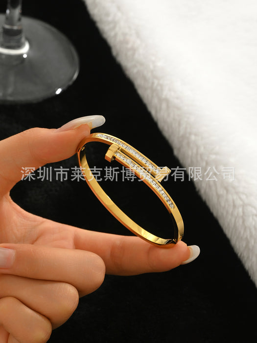 Wholesale Trendy Titanium Steel Bracelet With Zircon Studs Four Leaf Clover Starry Design