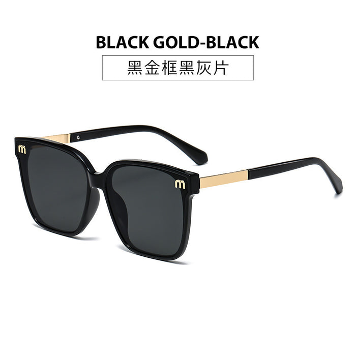 Wholesale Large frame sunglasses with a high-end feel, retro box design, UV resistant sunglasses for the beach