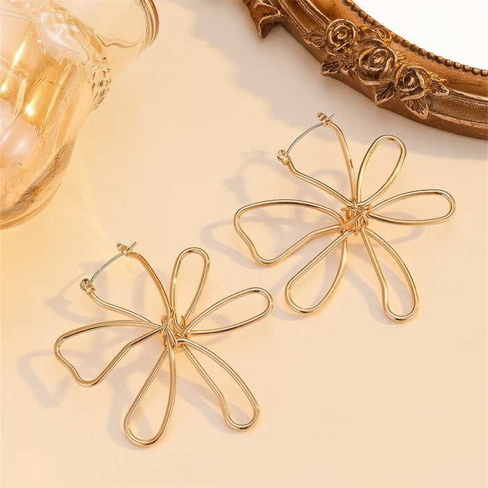 Wholesale metal line winding hollow flower earrings exaggerated personality design sense earrings