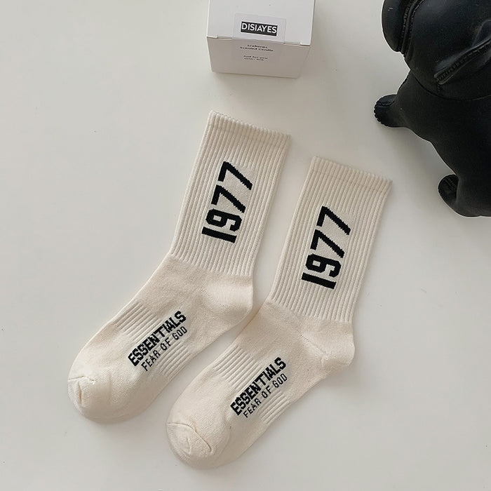 Wholesale Sports socks, mid tube socks, trendy long tube socks, versatile cotton socks, sweat absorbing and breathable letters