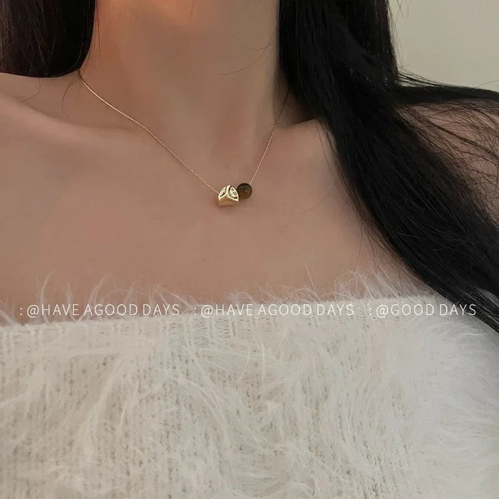 Wholesale Retro liquid metal necklace with a niche design, collarbone chain, personality, and fashion for women