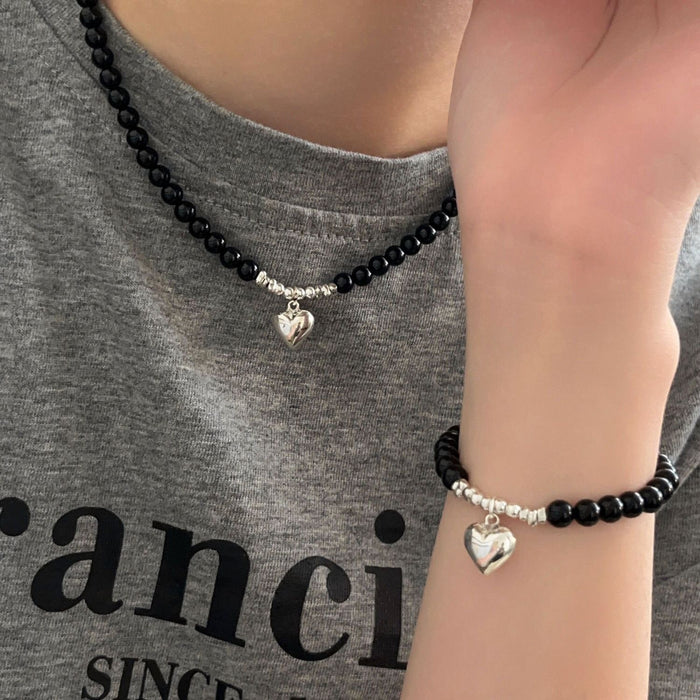 Wholesale Light luxury, high-end, niche beaded love necklace, retro collarbone chain