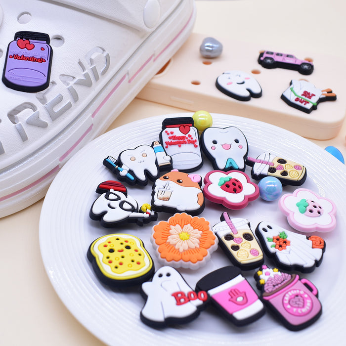 Wholesale 100 random hole shoe buckle accessories cute cartoon PVC soft rubber shoe flower decoration buckle set