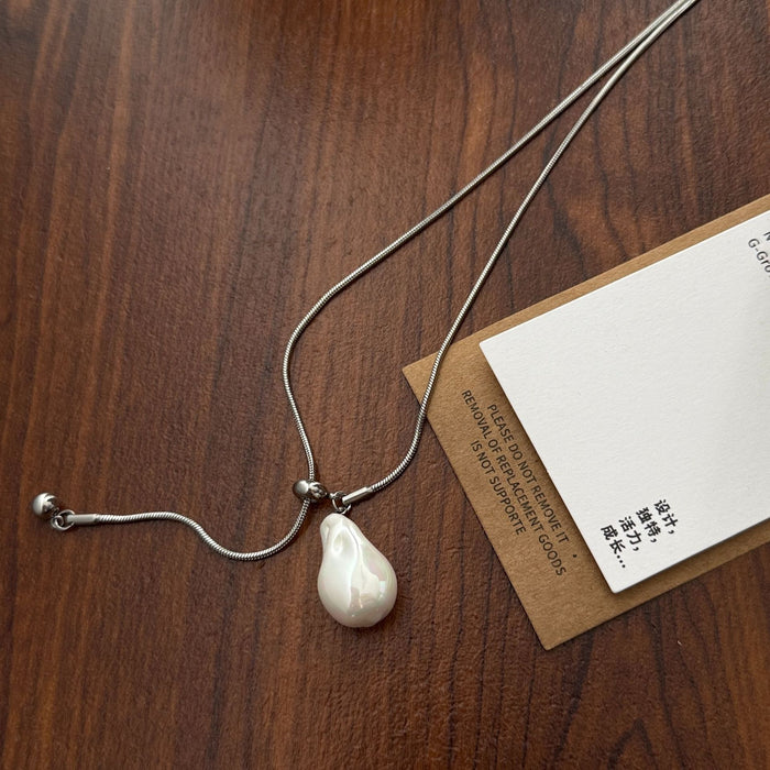 Wholesale Titanium steel design necklace, pearl niche personalized necklace, sweater chain