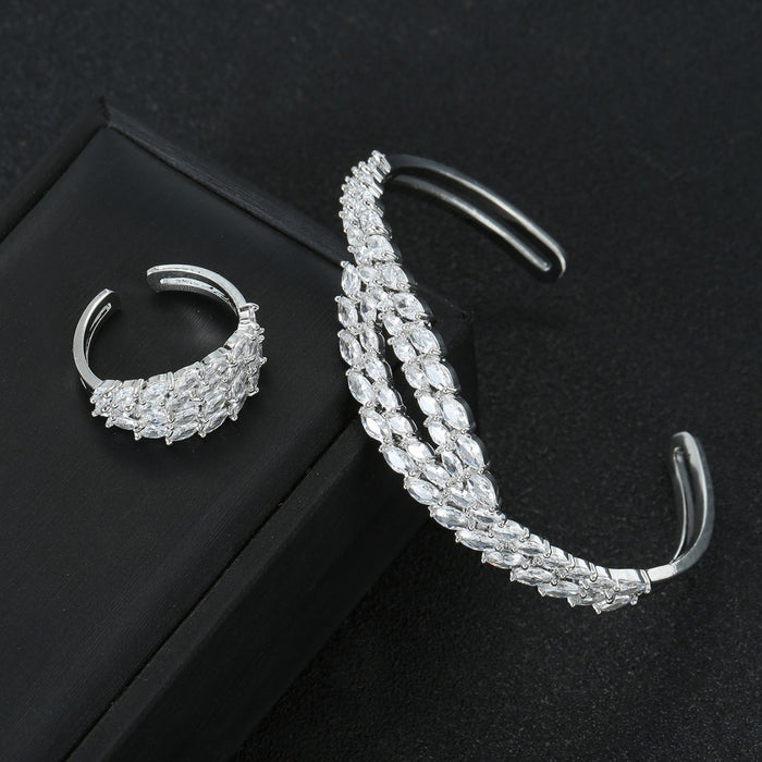 Wholesale Fashion Ear Bracelet with Copper Small Leaf Jewelry for Women