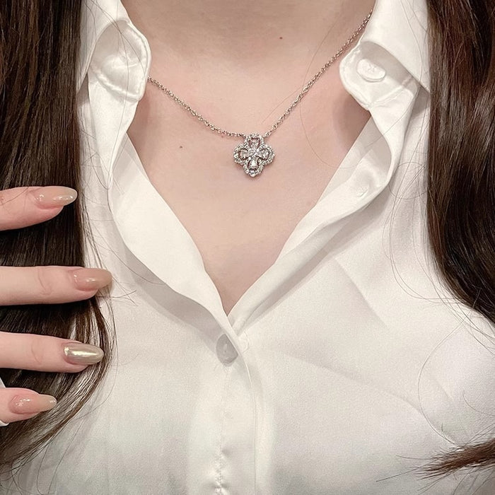 Wholesale Full Diamond Four Leaf Clover Women's Light Luxury Water Drop Clavicle Necklace with Charm Sparkling Diamond