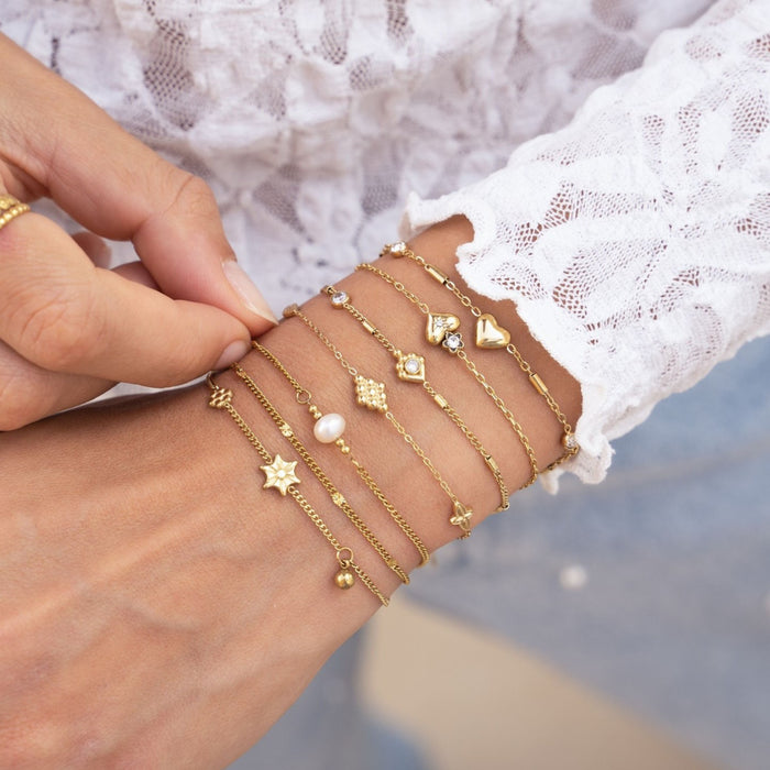 Wholesale Fashion accessories, light luxury style, heart-shaped electroplating, zircon gold-plated adjustable bracelet