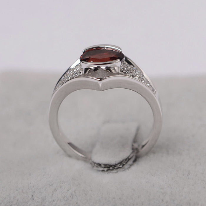 Wholesale Ring set garnet red zircon