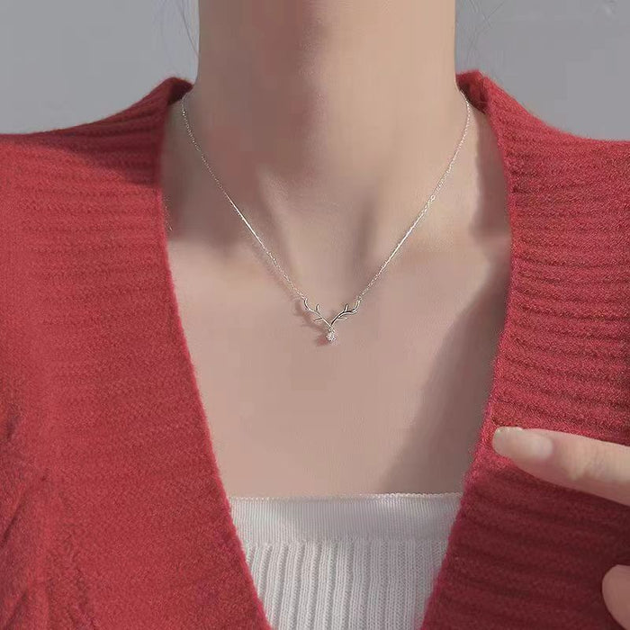 Wholesale Titanium steel necklace, light luxury pendant, versatile and simple collarbone chain
