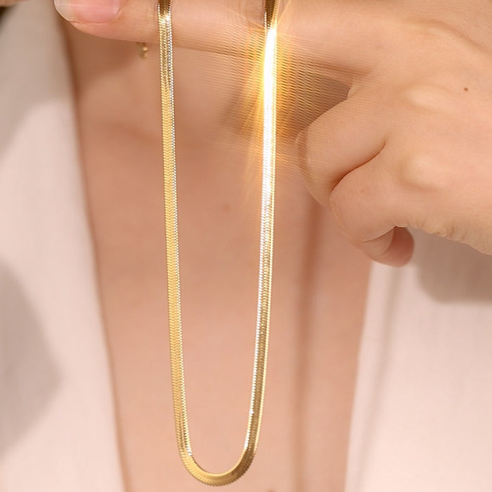 Wholesale Golden clavicle chain necklace is simple and high-end. Snake bone chain necklace