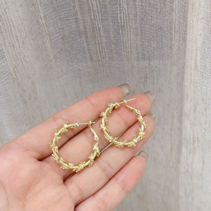 Wholesale Versatile and exquisite geometric irregular circle earrings with fashionable temperament and trendy ear accessories