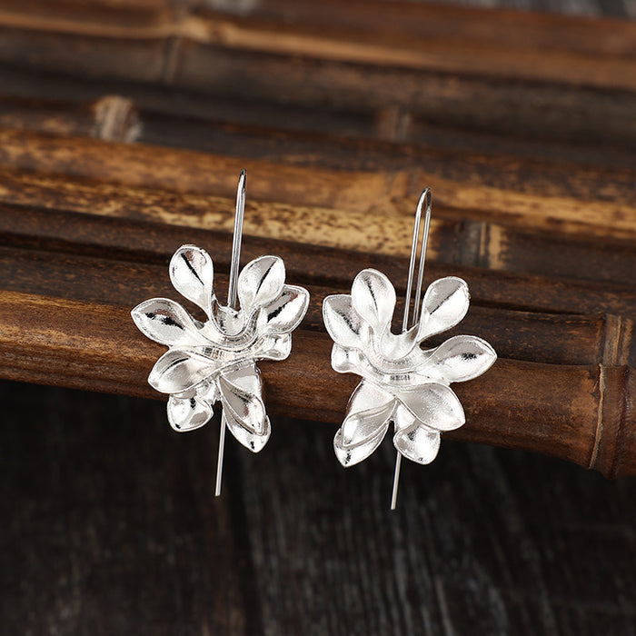 Wholesale Vintage flower alloy elegant personality fashionable temperament earrings and earrings