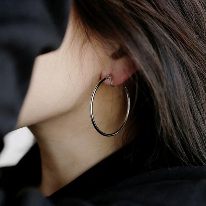 Wholesale New plain ring ear clip without ear hole for women, simple and atmospheric commuting versatile high-end earrings