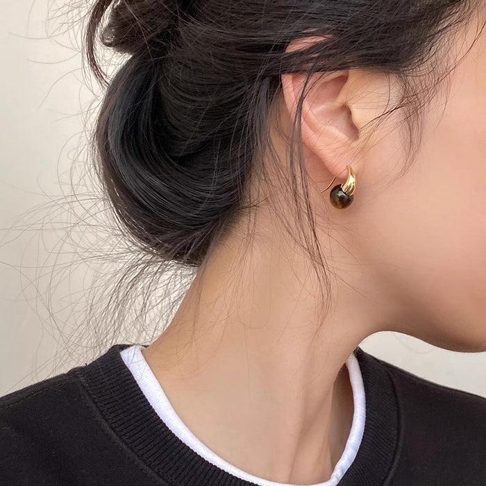 Wholesale Vintage earrings, light luxury, niche, high-end, round bead ear hooks, new earrings