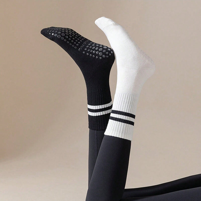 Wholesale Yoga socks, middle tube socks, cotton anti slip silicone towel bottom socks, sports socks