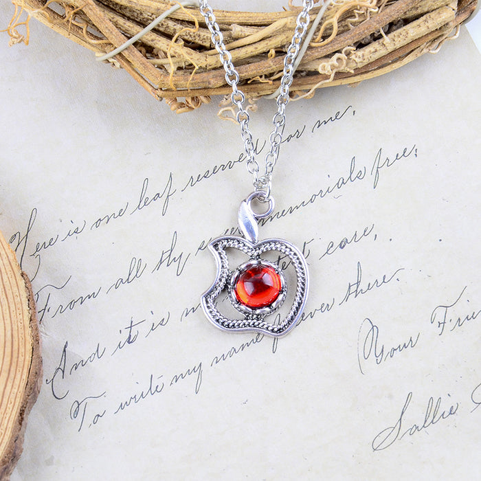 Wholesale Creative retro and fun styling with inlaid ruby necklace, elegant and light luxury accessories