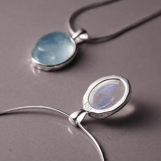 Wholesale Necklace for women, high-end and niche design, simple and fashionable, versatile oval pendant, collarbone chain