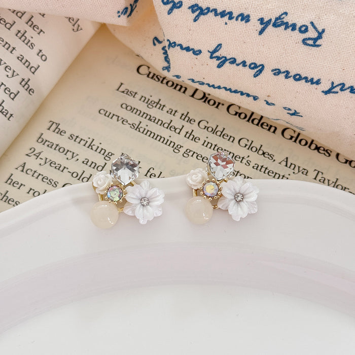 Wholesale Vintage temperament flower earrings, high-end, elegant, niche, irregular earrings, crystal personalized earrings