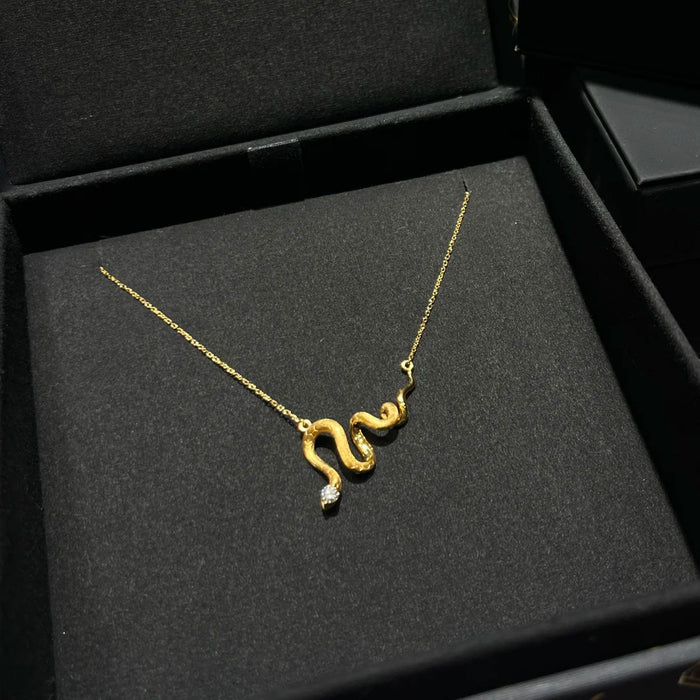 Wholesale Pure silver gold spirit snake necklace, light luxury, niche collarbone chain, sweater chain, temperament, high-end necklace, female snake