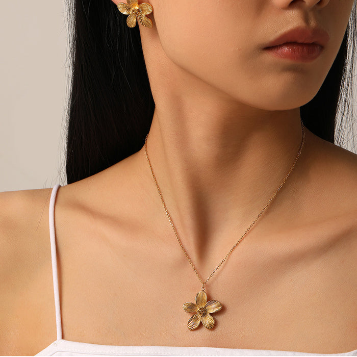 Wholesale Fresh flower necklace, light luxury, niche titanium steel pendant necklace, earrings, high-end feeling, gold collarbone chain