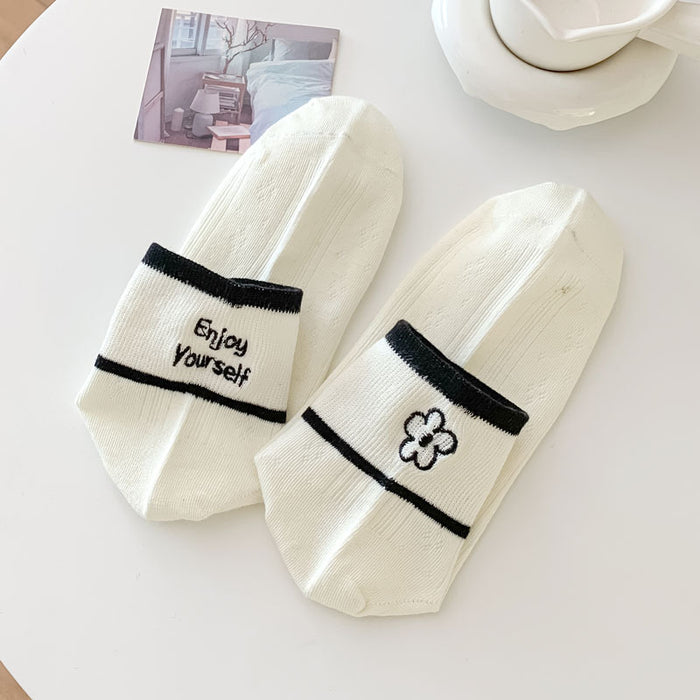 Wholesale Socks short tube flower letter embroidered socks simple and versatile