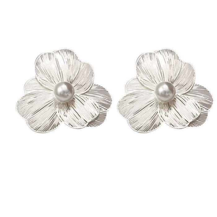 Wholesale Sterling silver exaggerated flower earrings, light luxury high-end feeling, pearl earrings, temperament earrings