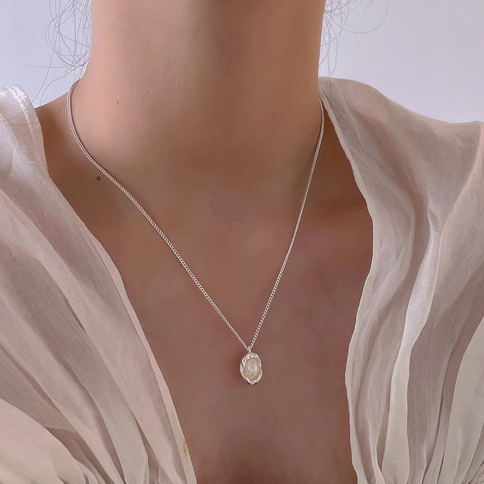 Wholesale Zircon pearl pendant, double-layer layered collarbone chain, high-end, light luxury, fashionable, personalized necklace accessories