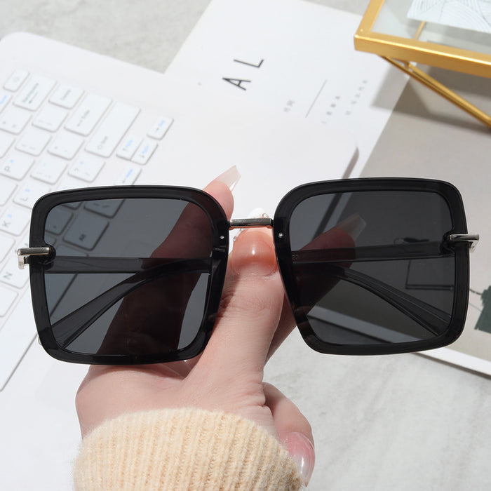 Wholesale Retro large frame square sunglasses for women's fashion street photography sunglasses glasses