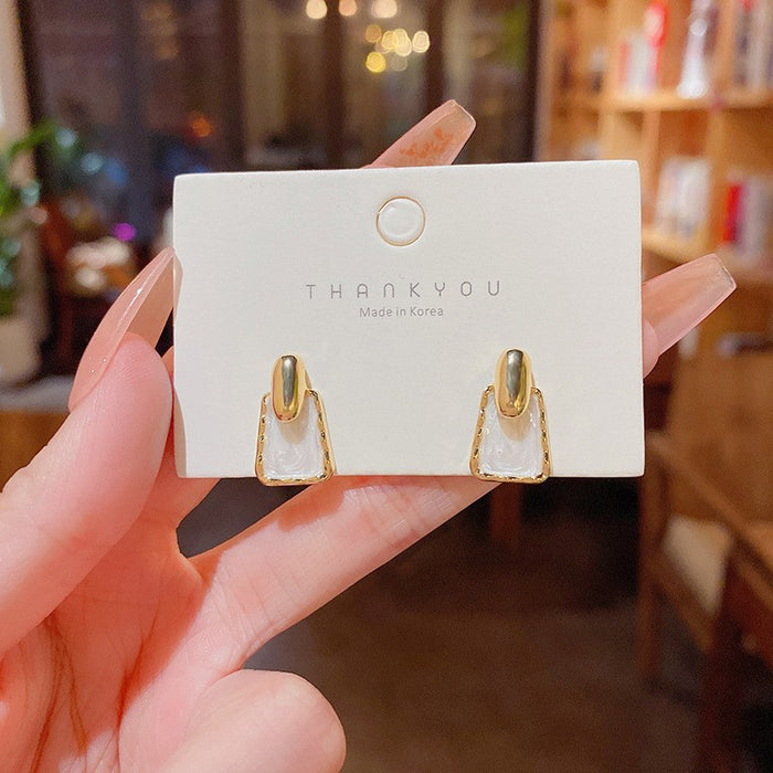 Wholesale Compact and minimalist drip oil geometric shape, niche and versatile, retro temperament, high-end design, earring wholesale