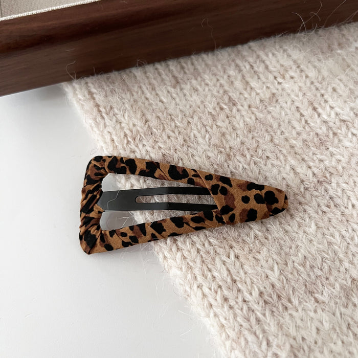 Wholesale Retro leopard print bangs clip, simple and stylish style, edge clip, broken hair clip, hair clip