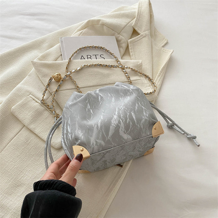 Wholesale Chain minimalist shoulder bag with a stylish texture, crossbody bag