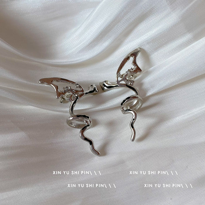 Wholesale Small niche design liquid snake shaped ear clips without ear holes, ear bone clips, light luxury elf earrings