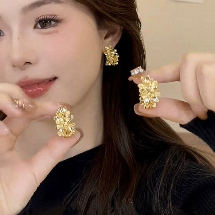 Wholesale New Silver Needle Earrings Flower C-Ring Earrings Light Luxury Style Earrings