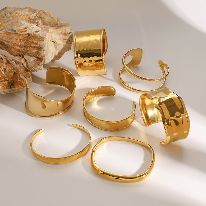 Wholesale Stainless steel exaggerated gold bracelet with high-end feel, open bracelet made of titanium steel, and hand jewelry