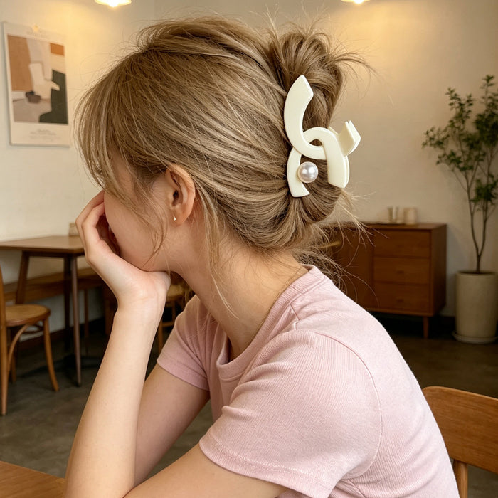 Wholesale Chic Cross Claw Hair Clip White Plastic Pearl Decoration Fashion Hair Accessory Gift