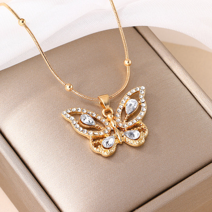 Wholesale New jewelry, fashionable alloy pendant, niche, exaggerated diamond inlaid butterfly necklace