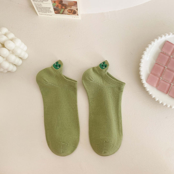 Wholesale Cotton thin sweat absorbing socks with boneless solid color short socks and cartoon embroidery boat socks for heel protection